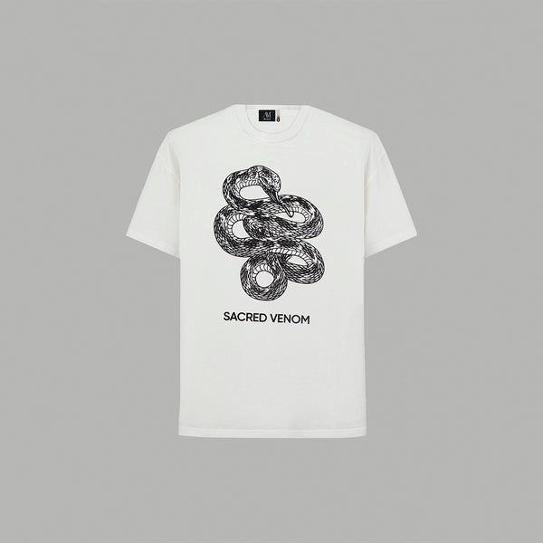 Camiseta Regular Fit Blanco Natural “Sacred Venom” | AMYCT